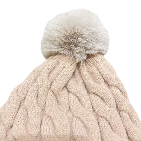 Nwot beige cable knit super-soft hat tan fur Pom Pom one size - Picture 3 of 4